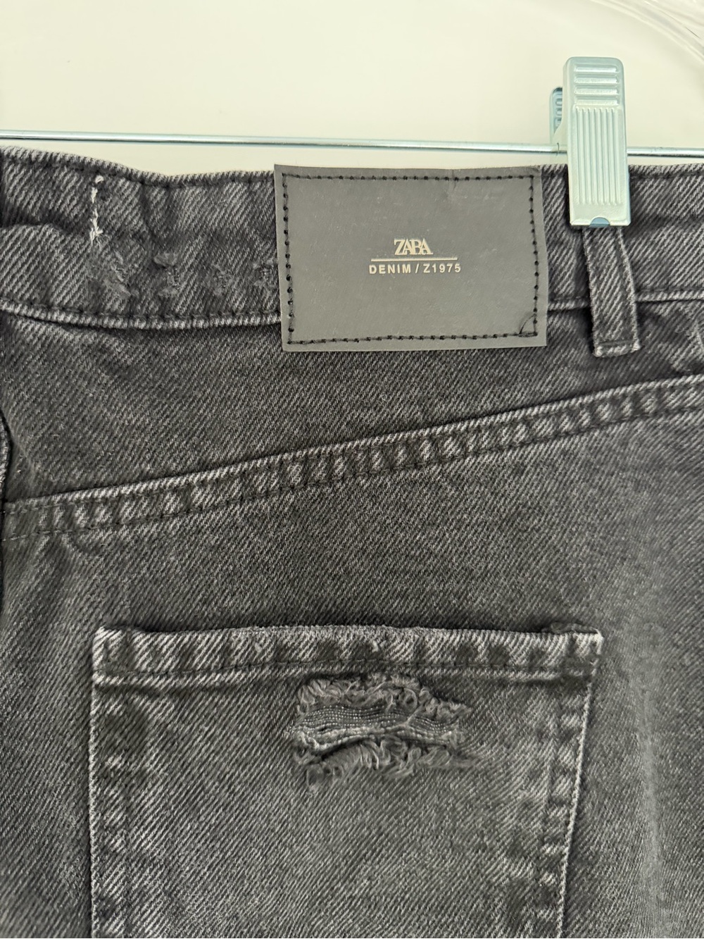ZARA RIPPED HIGH RISE DENIM SHORTS - Picture 4 of 4